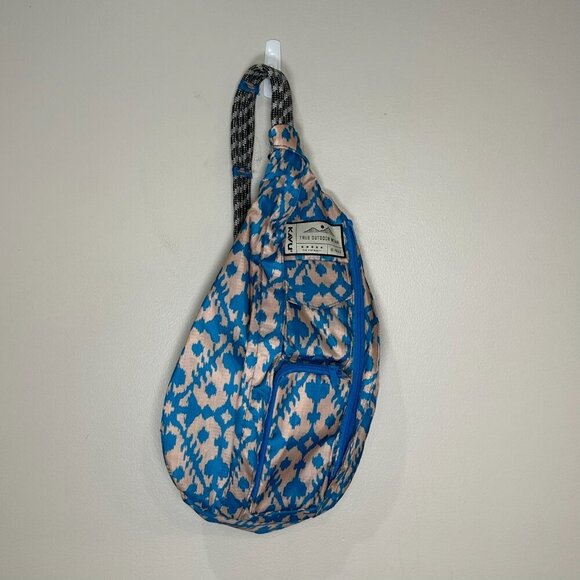 KAVU Sling Rope Bag Blue Zip Pockets Daypack Travel Backpack Aztec H20 Resistent - Picture 1 of 11